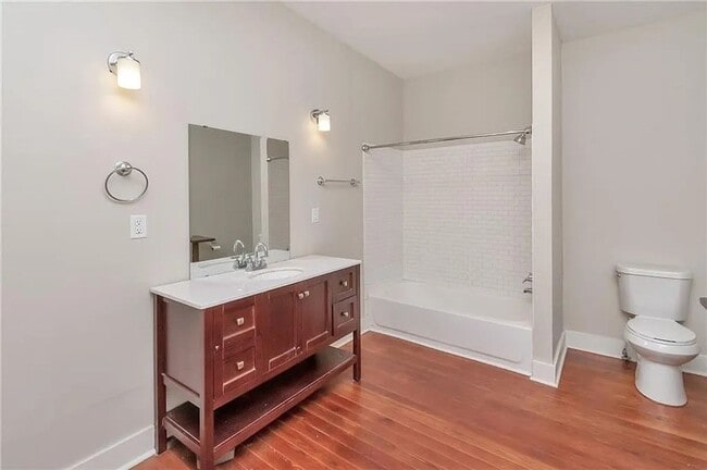 Building Photo - Beautiful 4 bedroom home in Midtown