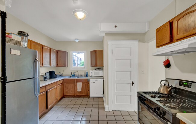 Building Photo - 807 Foster St