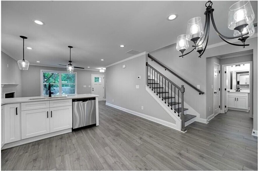 Building Photo - 6290 Akins Way
