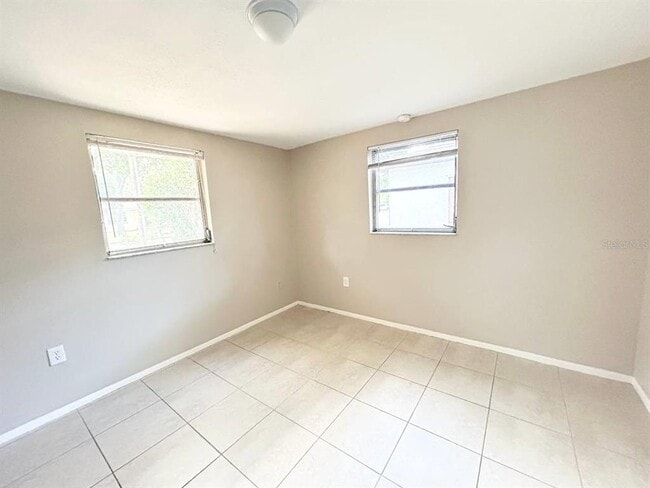 Building Photo - 5803 Delaware Ave