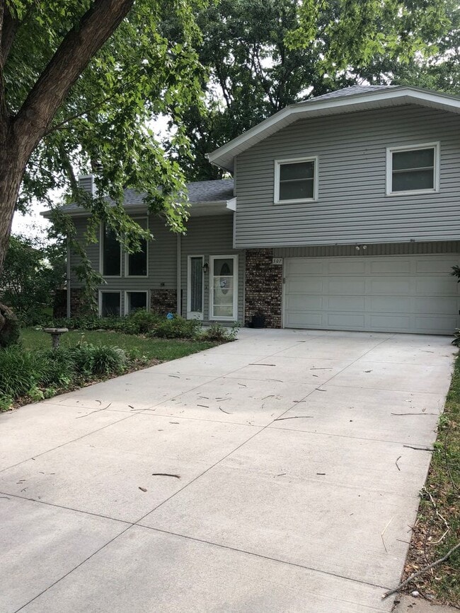 Building Photo - 3 bedroom house in Papillion