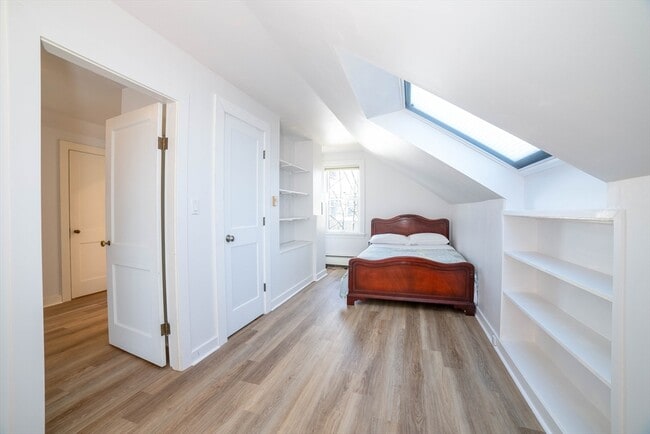 Building Photo - 47 Florence St