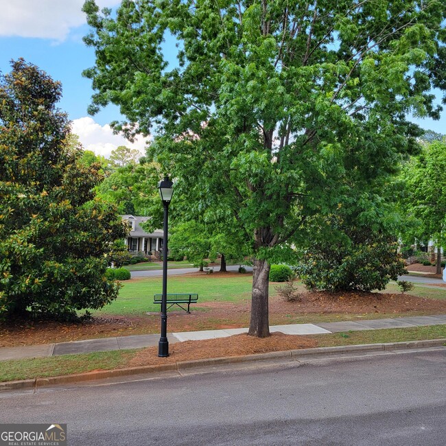 Building Photo - 1111 Surrey Ln