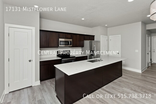 Building Photo - 17131 Mistflower Ln