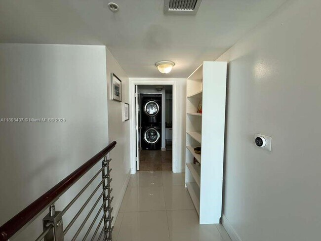 Building Photo - 41 SE 5th St