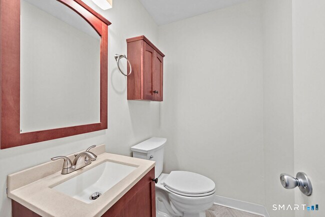 Building Photo - 8 Allspice Ln