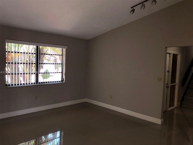 Building Photo - 9082 SW 112th Pl