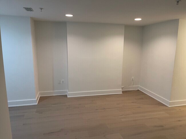 Owners Suite 1 - 505 O St NW