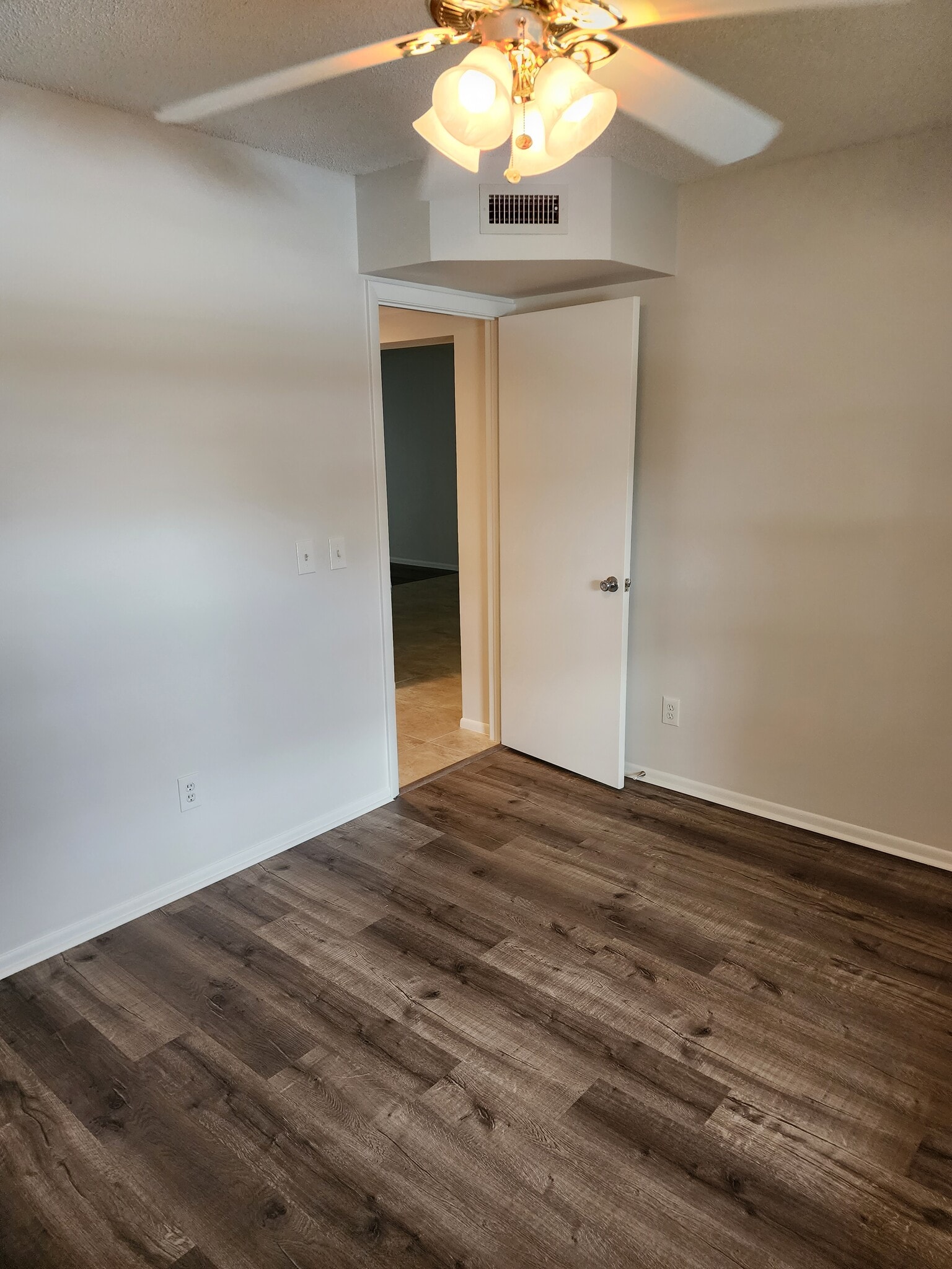 Building Photo - 28 Plantation Dr