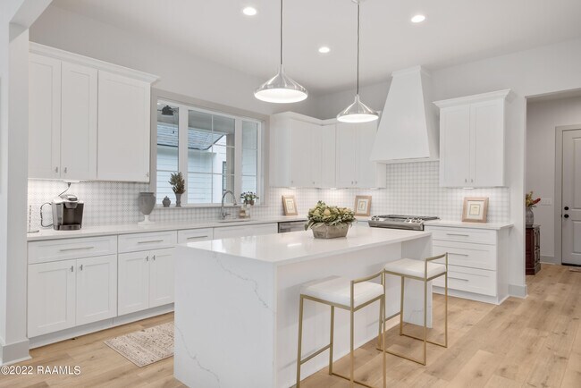 Building Photo - 103 Wishing Wl Dr