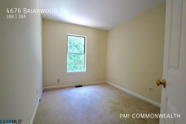 Building Photo - 4676 Briarwood Dr
