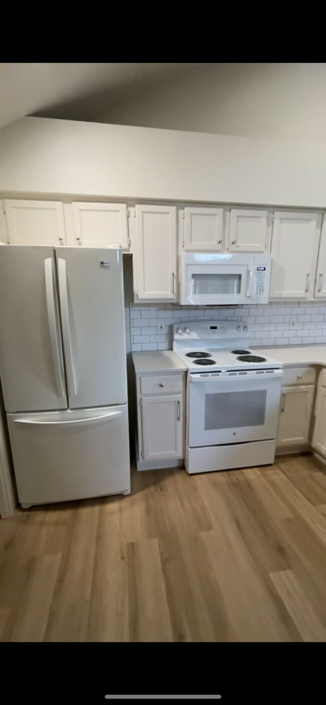 Building Photo - 500 Dandy Brush Ln W