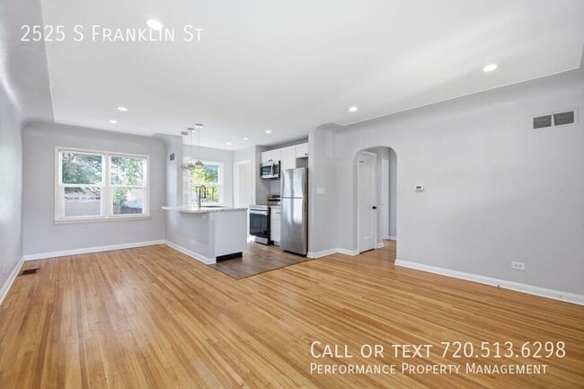 Building Photo - 2525 S Franklin St