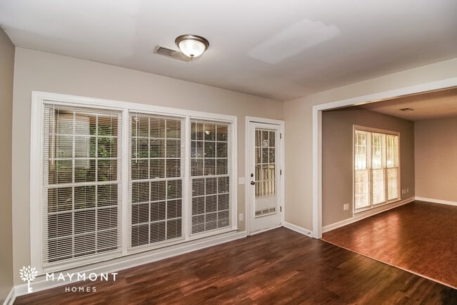 Building Photo - 15734 Glencastle St