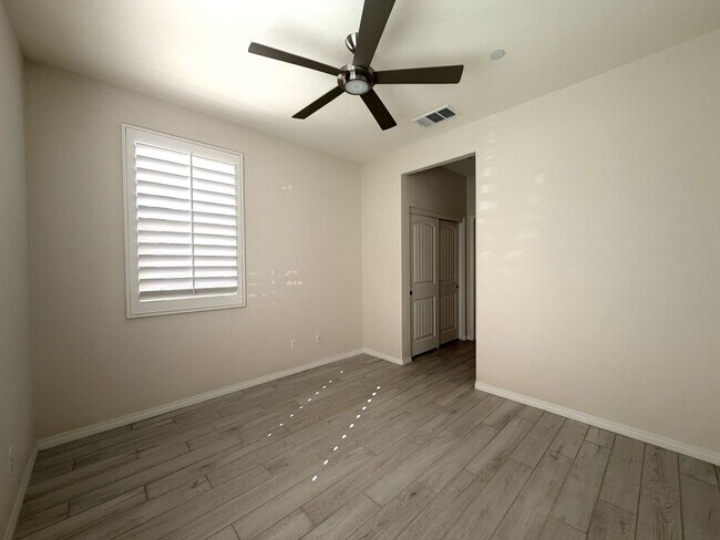 Building Photo - AVAILABLE NOW!! STUNNING 4 Bed/ 3.5 Bath POOL HOME in La Quinta!