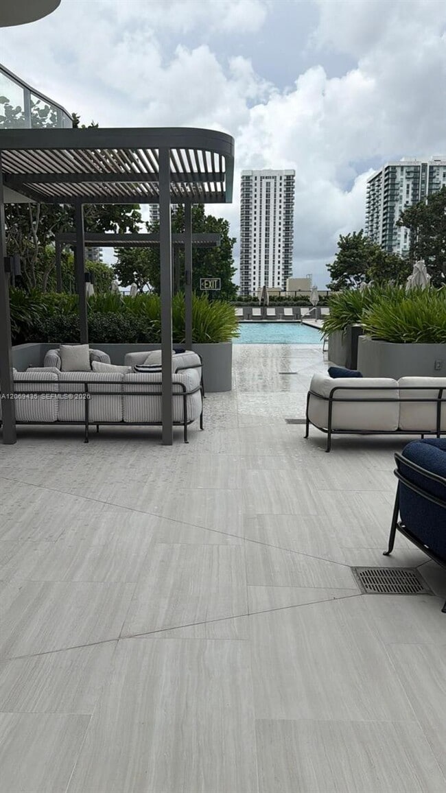 Building Photo - 1400 Biscayne Blvd