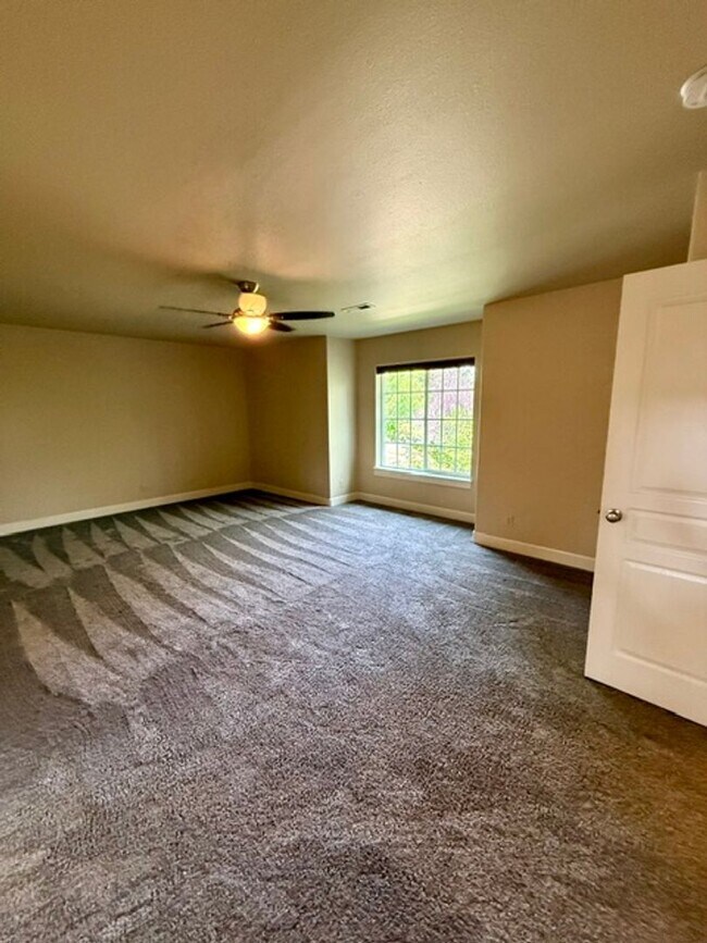 Building Photo - 20441 Aberdeen Dr