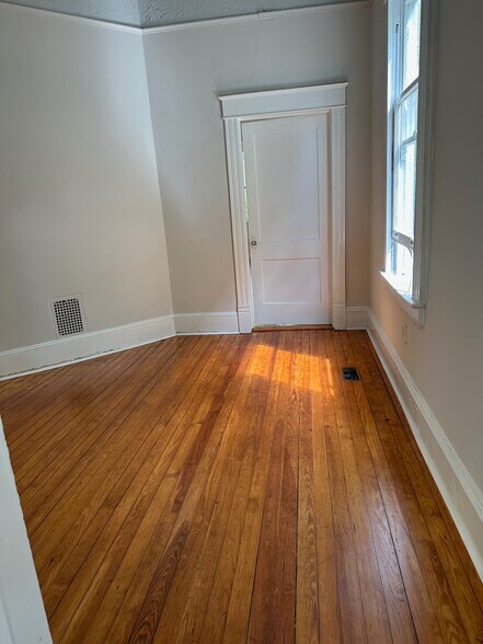 Building Photo - 114 S 5th Ave