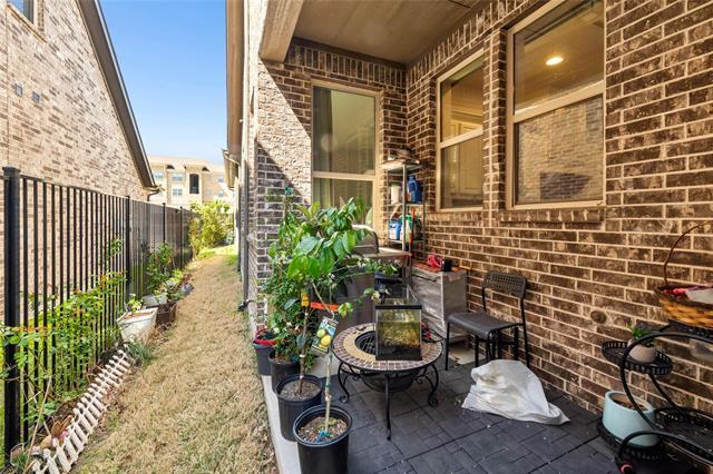Building Photo - 7108 Royal View Dr