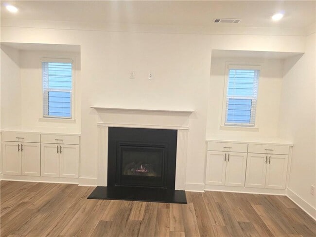 Building Photo - 221 Brownlee Rd