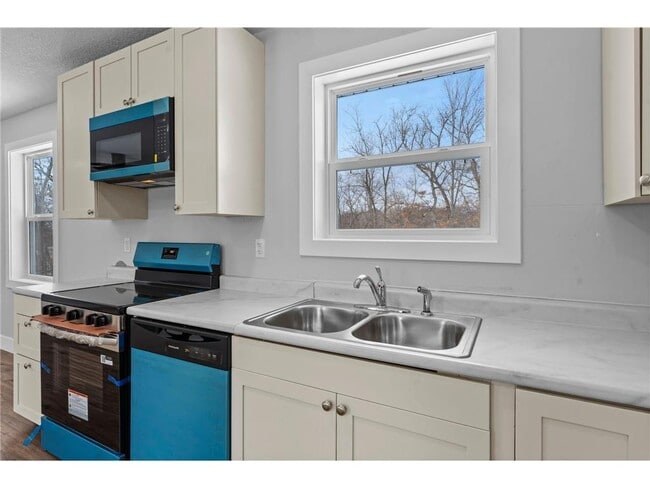 Building Photo - 1768 US-8