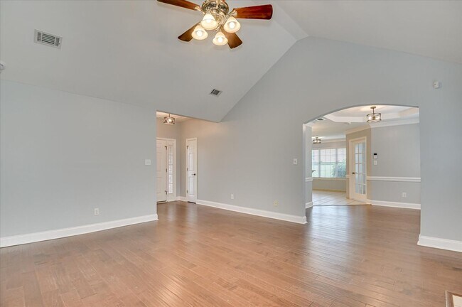 Building Photo - 1094 Maple Ridge Ct