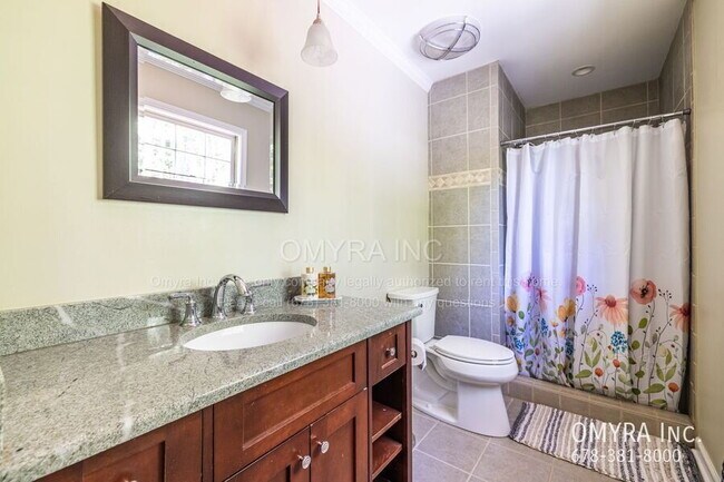 Building Photo - Beautiful 4 Bedroom House in Doraville!