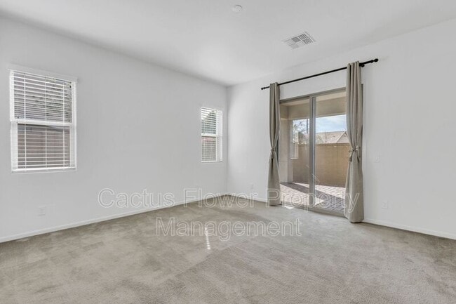 Building Photo - 45 N Iss Dr