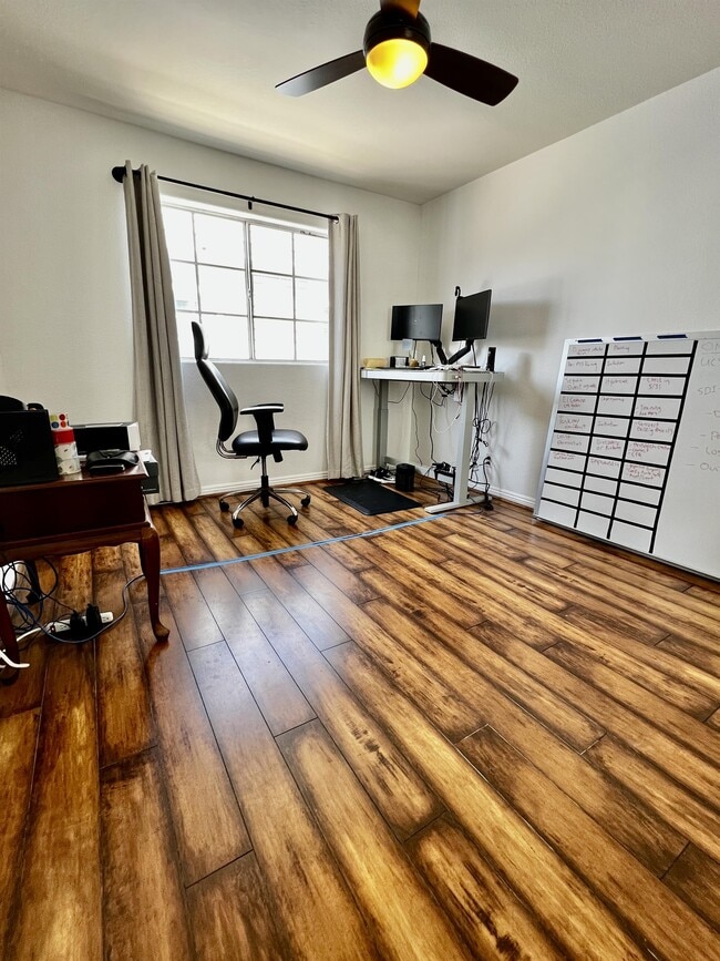 Building Photo - 1009 Tourmaline St