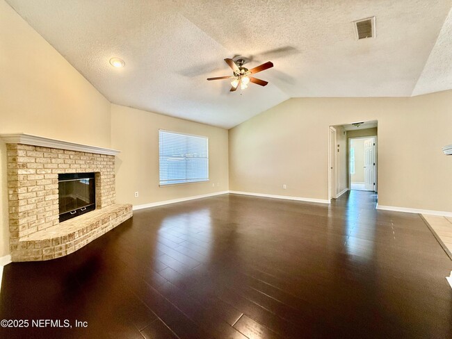 Building Photo - 1861 Weston Cir