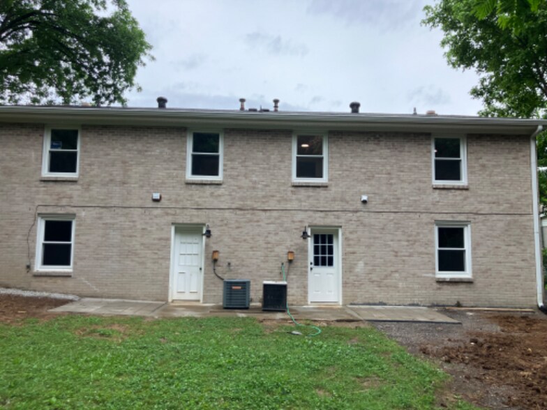 Building Photo - 520 Trenton Ct
