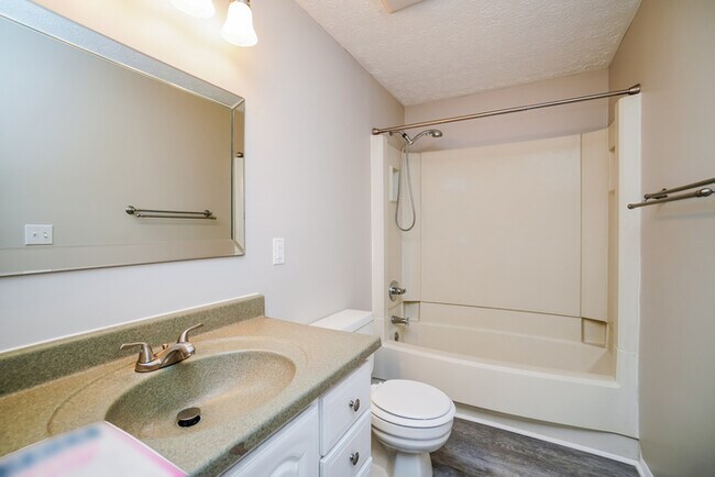 Building Photo - Beautiful 4 Bedroom Home in Columbus, OH