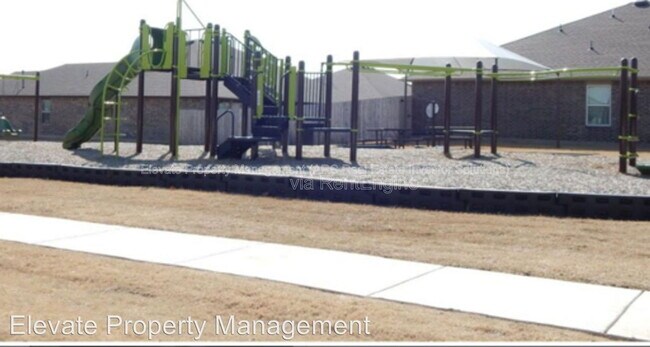 Building Photo - 2215 Kintyre Rd