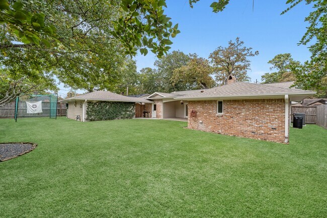 Building Photo - 10211 Candlewood Dr