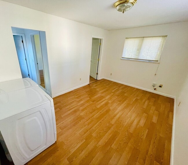 Building Photo - 24 Coronado Ave