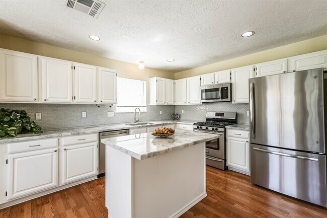 Building Photo - 14403 Little Willow Walk