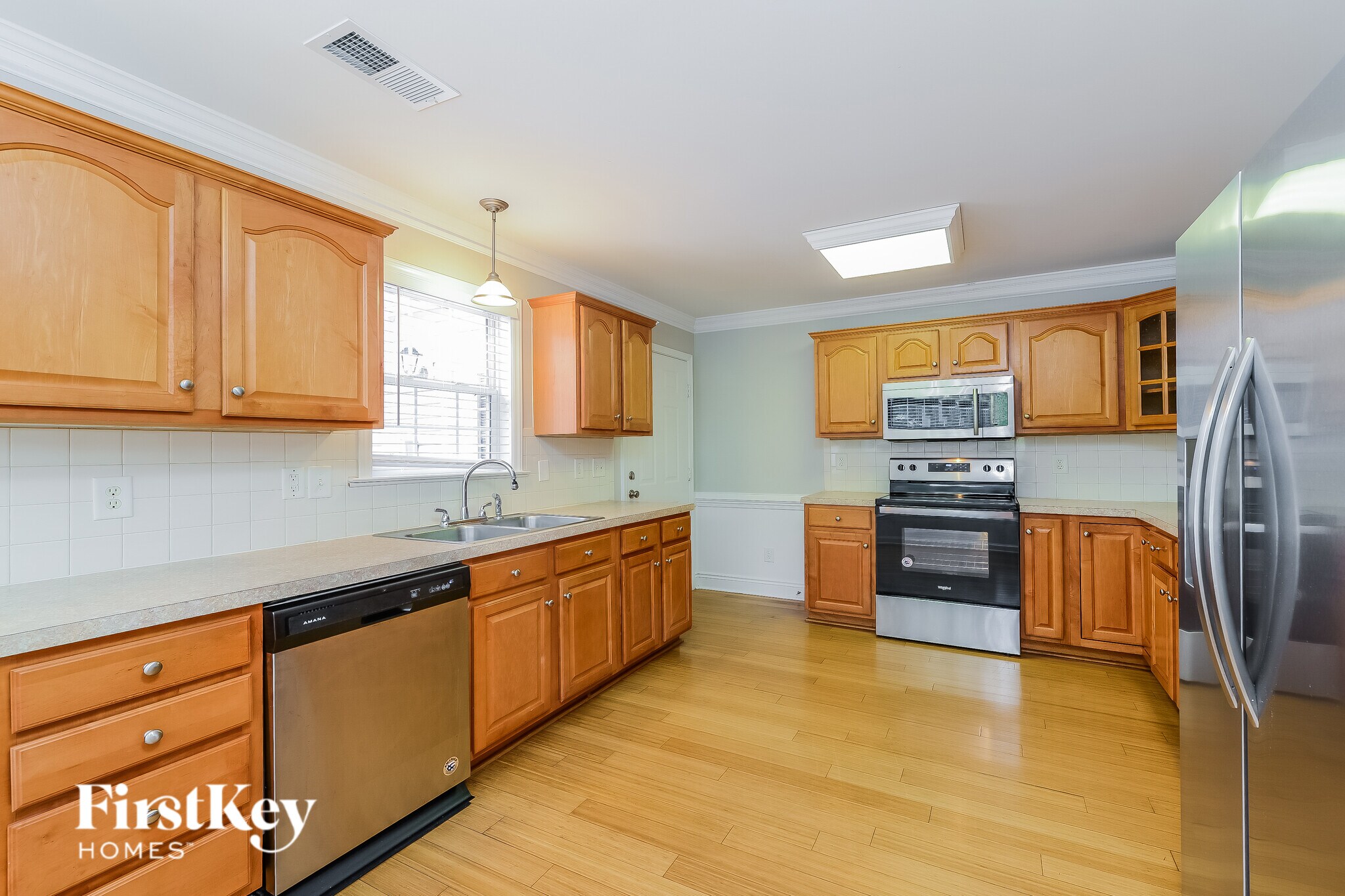Building Photo - 5819 Willowdale Dr