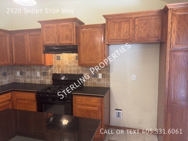 Building Photo - 2920 Short Stop Way