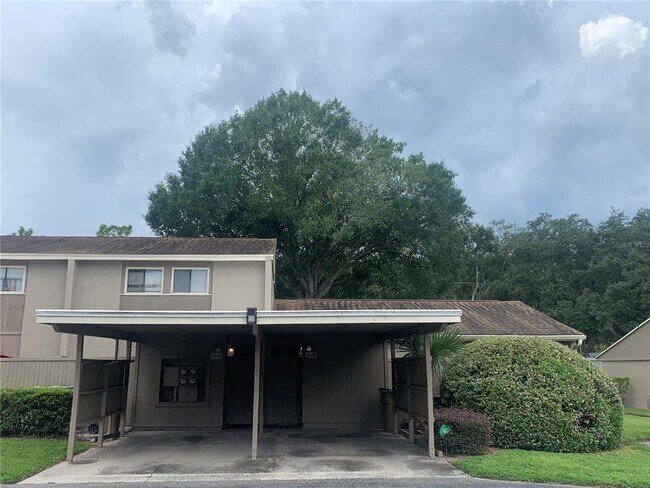 Building Photo - 8608 Lake Isle Dr