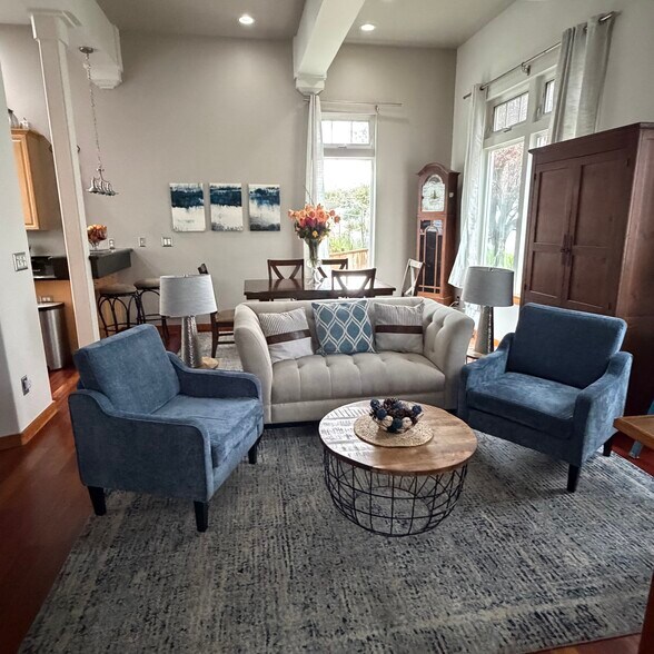 Living room, dining room, kitchen, half bath and bbq grill deck on main floor - 1911 24th Ave S