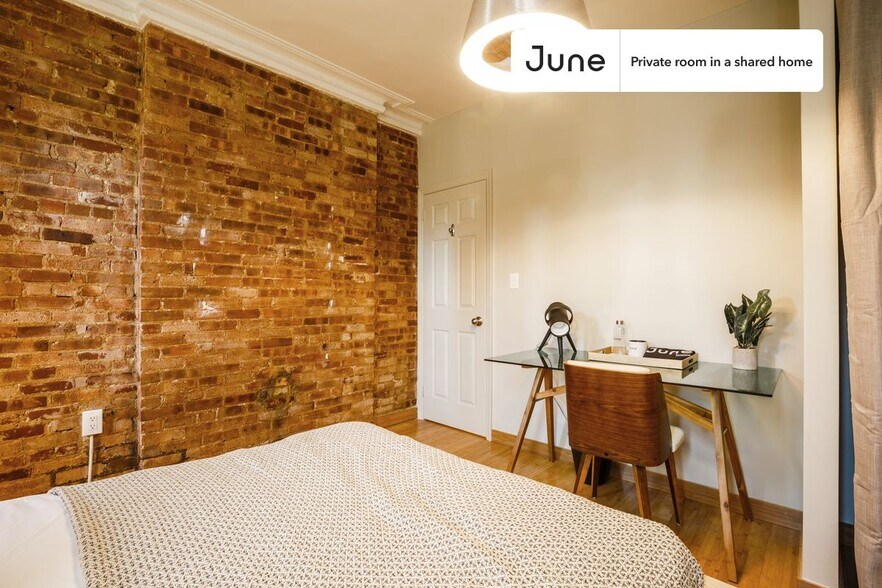 Building Photo - Room in Shared 3 bed/1 bath home in Hell's Kitchen