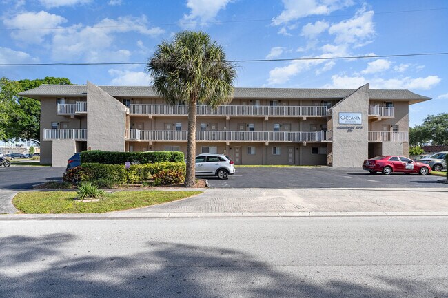 Building Photo - 204 Seminole Ave W