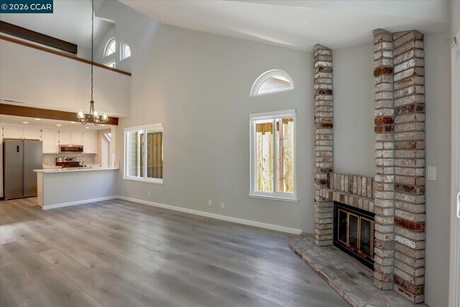 Building Photo - 1539 Trimingham Dr