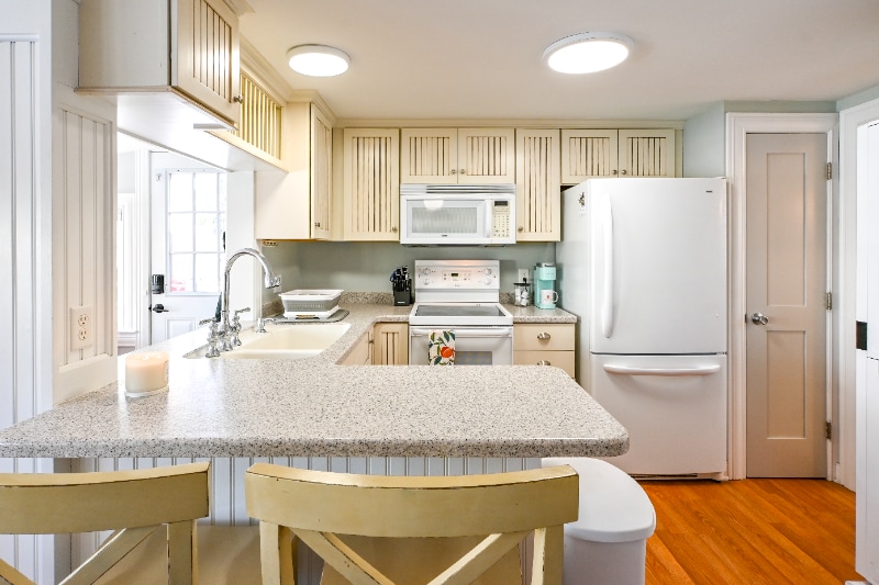 Building Photo - 8 Pine Tree Ave