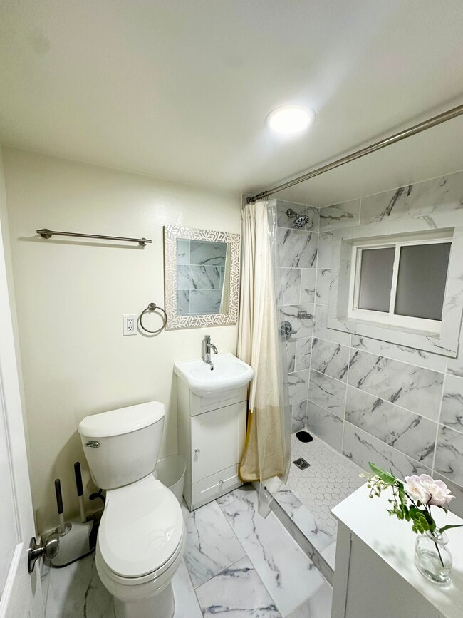 Building Photo - 6337 S Saint Lawrence Ave