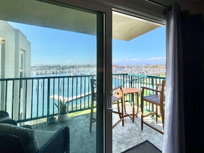 Building Photo - 3101 P312 | Marina Monthly Rental | Monthl...