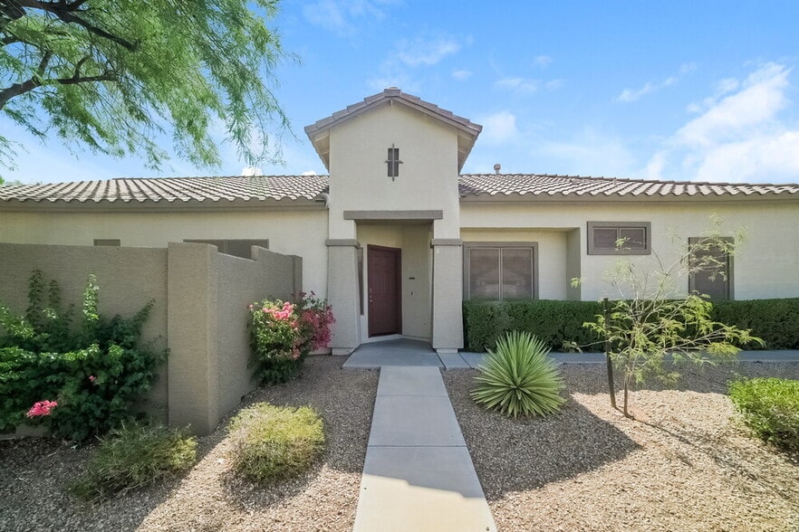 Primary Photo - 3556 W Warren Ln