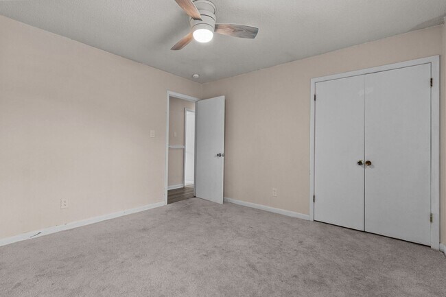 Building Photo - 4 Bedroom 2 Bath Ranch in a cul-de-sac