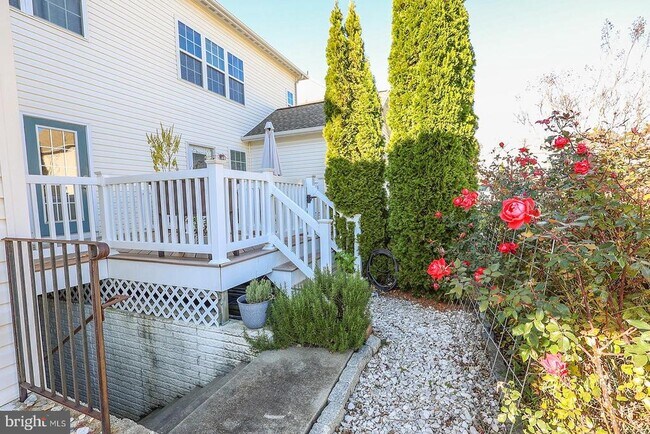 Building Photo - 23305 Hyacinth Ln