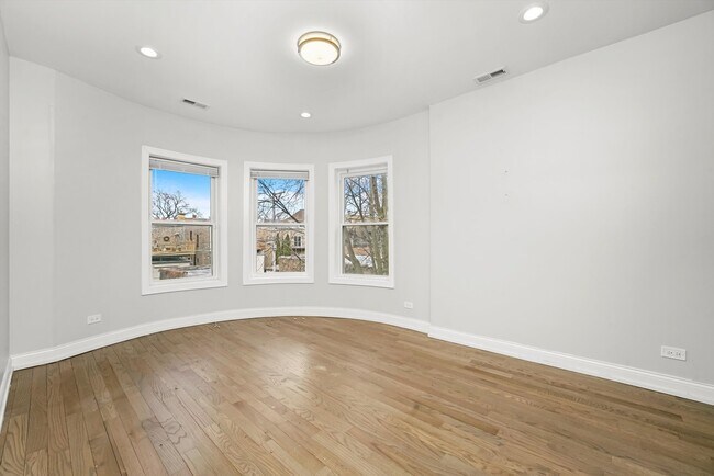 Building Photo - 4819 S Vincennes Ave